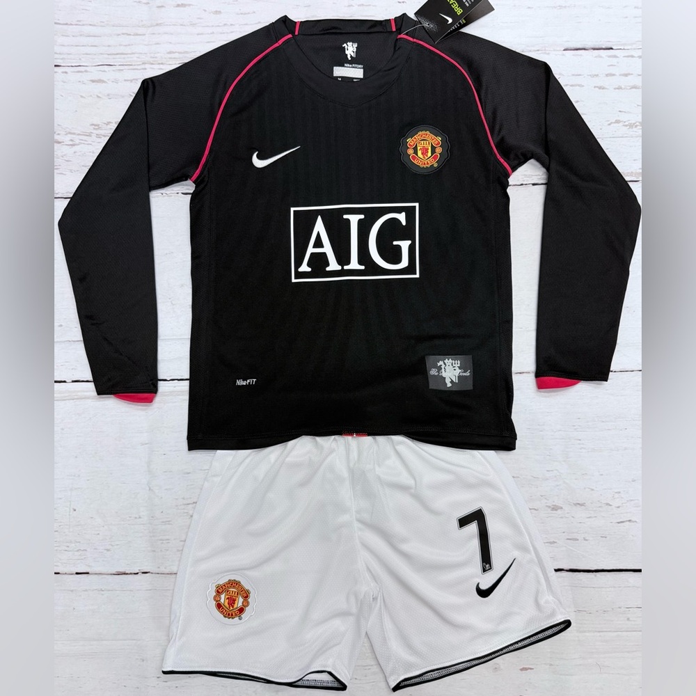 Kids Ronaldo Youth Retro Black Jersey Soccer Kits (Jersey + Shorts) LARGE (28)